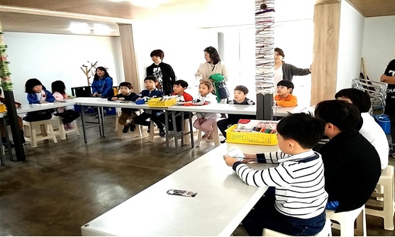 <마켓을 통한 소통체험!'라온제나 흙날'>_김다령 통신원